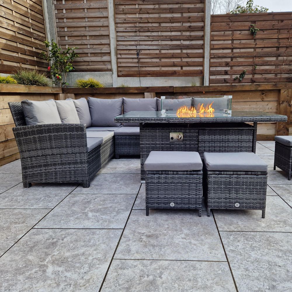 Salotto angolare da giardino Windsor Rattan con braciere e sgabelli
