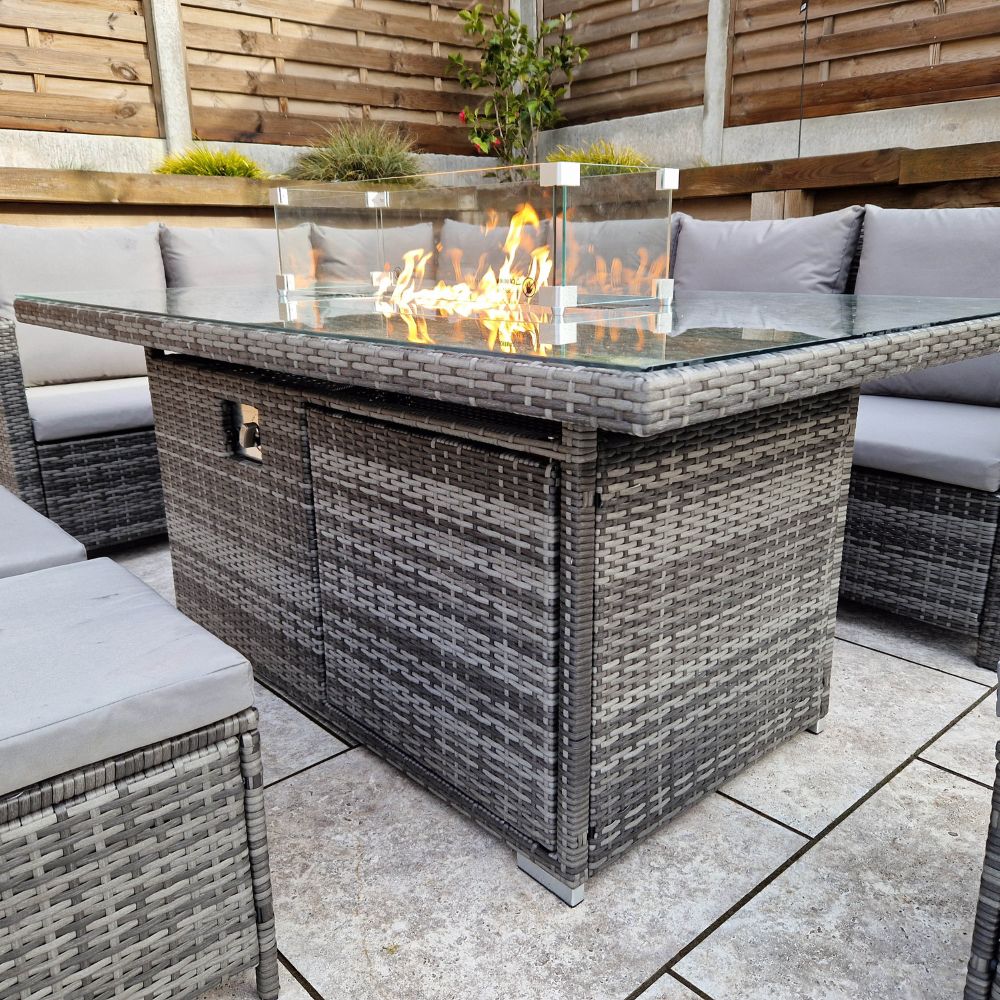 Salotto angolare da giardino Windsor Rattan con braciere e sgabelli